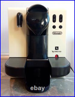 DeLonghi Nespresso Lattissima EN660 Pod Coffee Machine Espresso Cappucino Maker