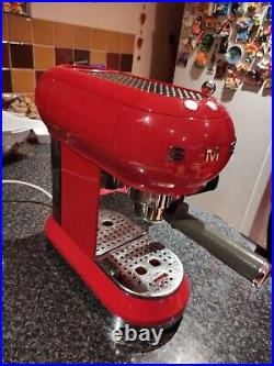 Smeg ECF01RDUK 15 Bar Coffee Machine Maker 1L Pod Ground Coffee RED
